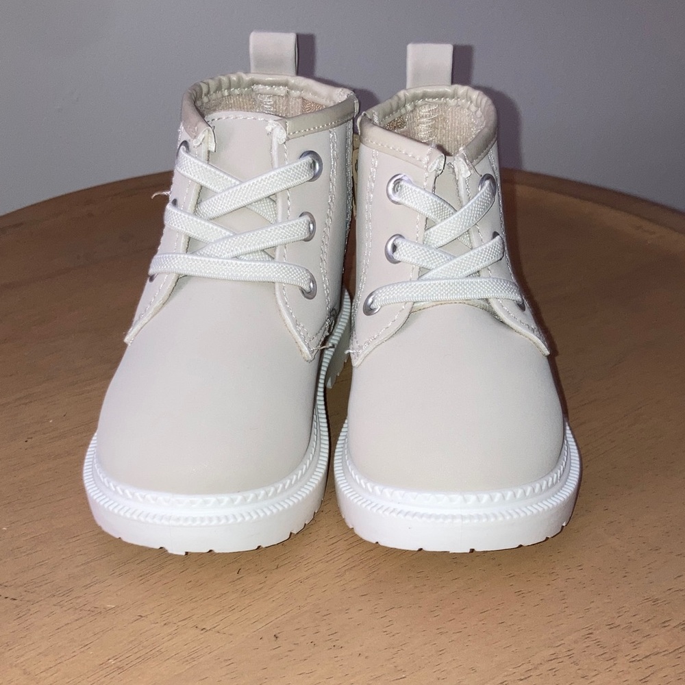 #184. 🆕 NWOT - First Steps - Kids Neutral Beige Lace-Up Boots